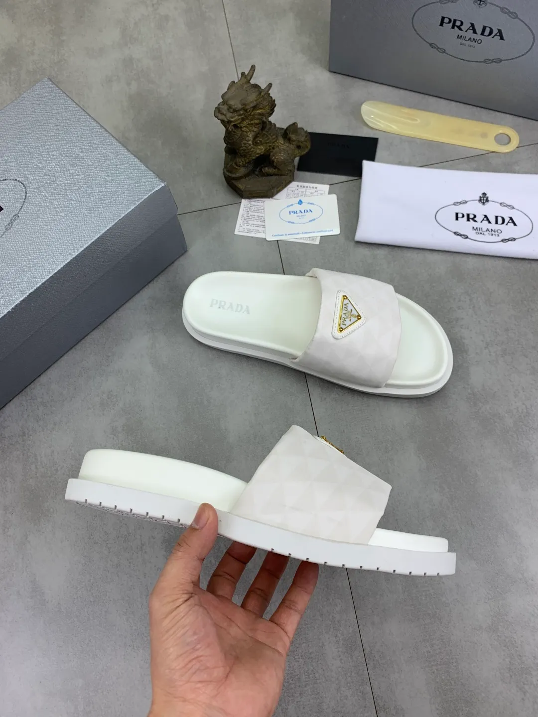 Men's shoes 💰P320💰【New style】🎁🎁🎁 PRADA Prada's new casual slippers, original official website, perfect workmanship, conveying a kind of noble luxury, sublimating its definition of luxury in Prada's high-end extraordinary craftsmanship. Original combination outsole, code number: 38-44 (45 customized) Multiple colors 🉑️ to choose from